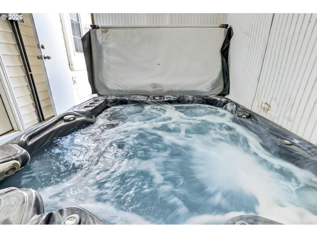 13011 BERTA Dr, Oregon City, OR 97045