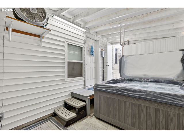 13011 BERTA Dr, Oregon City, OR 97045