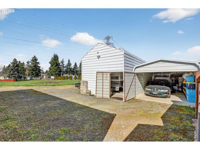 13011 BERTA Dr, Oregon City, OR 97045