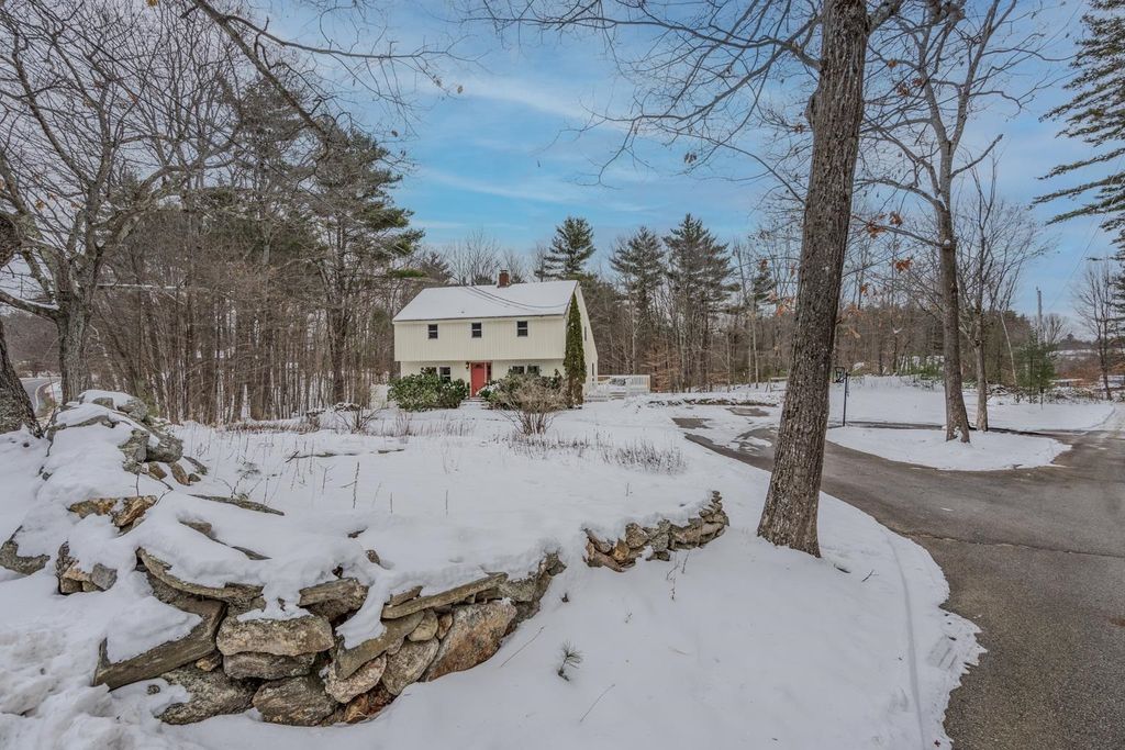 954 Parker Mountain Road, Strafford, NH 03884