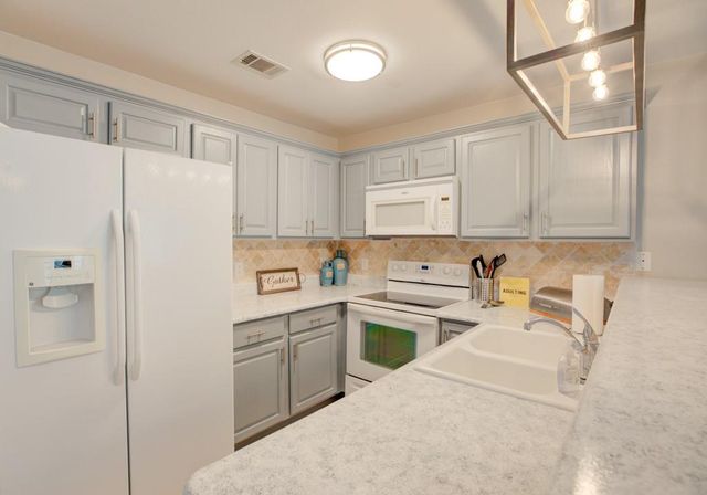 730 E Mather ST K301, New Braunfels, TX 78130