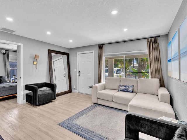 5365 N Andrews Avenue, Oakland Park, FL 33309