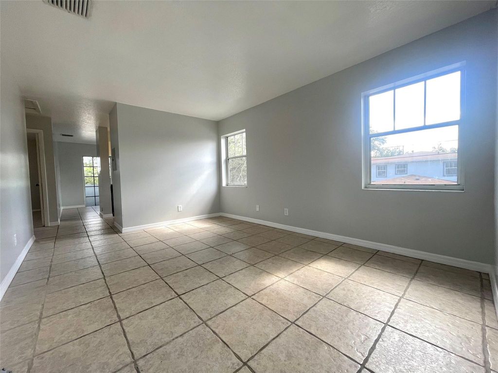 200 SW 11th Ave 5, Fort Lauderdale, FL 33312