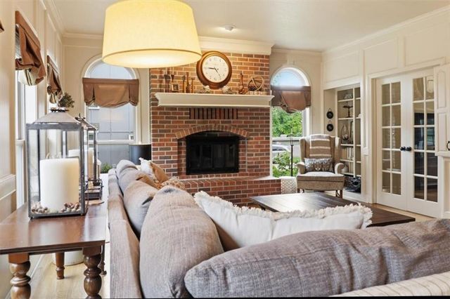 8601 W 139th Street, Overland Park, KS 66223