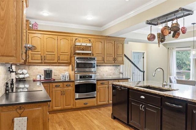8601 W 139th Street, Overland Park, KS 66223