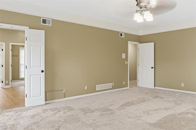 8601 W 139th Street, Overland Park, KS 66223