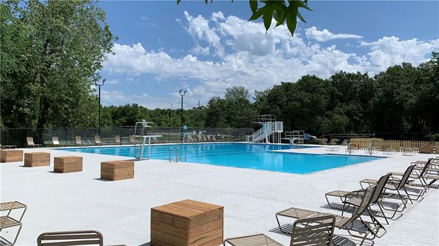 8601 W 139th Street, Overland Park, KS 66223