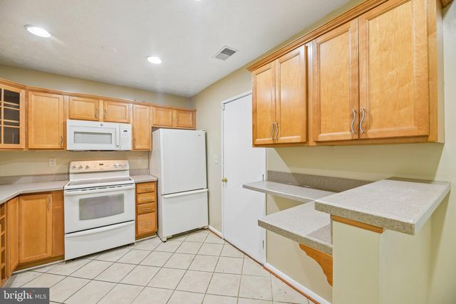 4922 WEALDING WAY, Oxon Hill, MD 20745