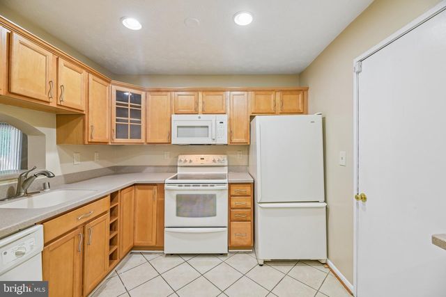 4922 WEALDING WAY, Oxon Hill, MD 20745
