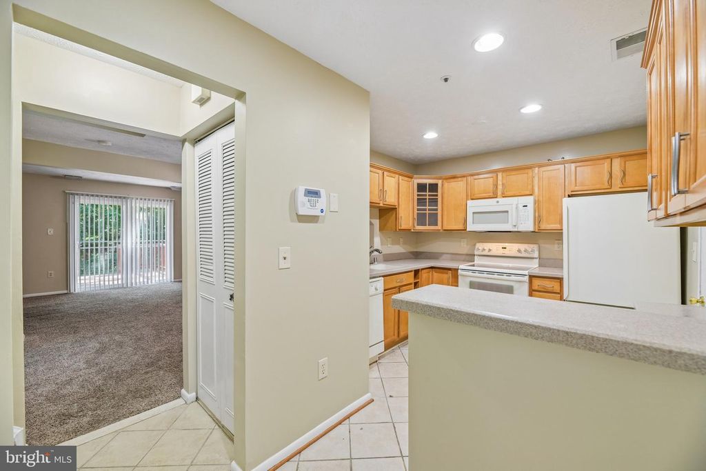 Image 10 of property listing at 4922 WEALDING WAY, Oxon Hill, MD 20745