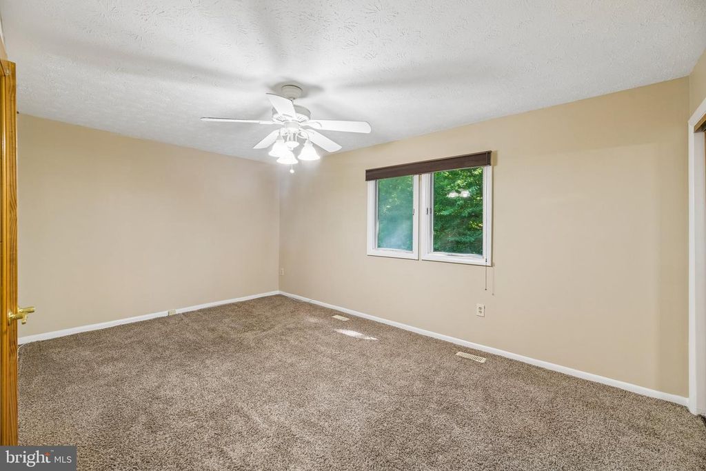 Image 17 of property listing at 4922 WEALDING WAY, Oxon Hill, MD 20745