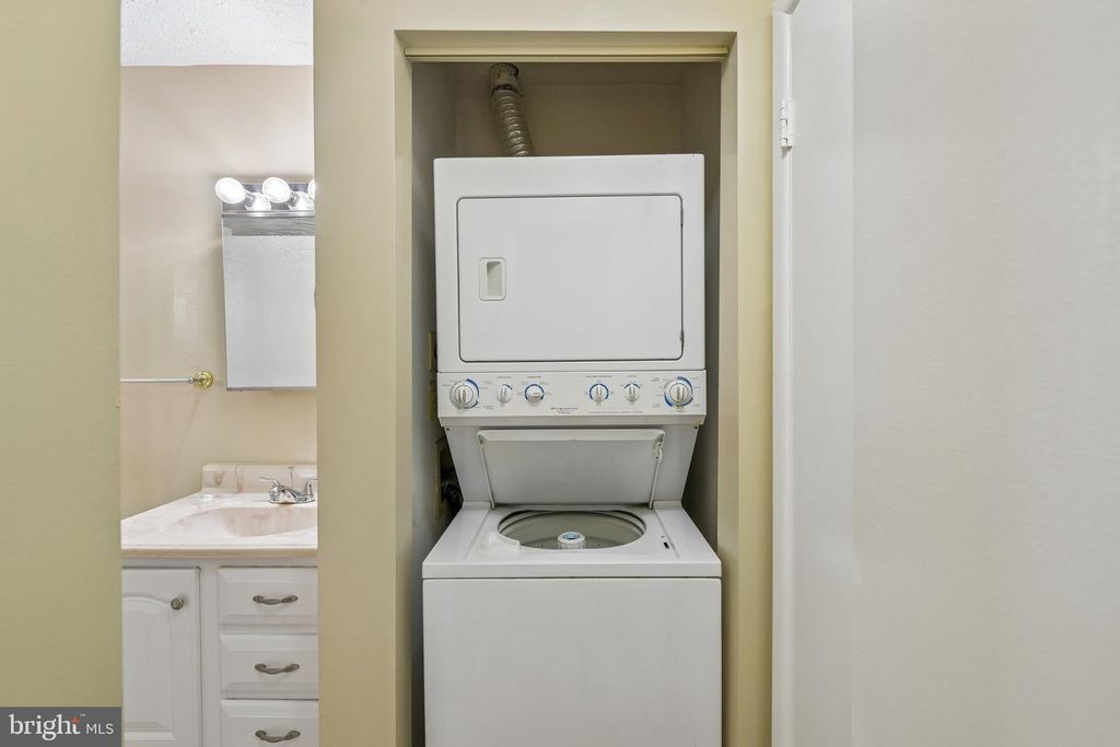 Image 23 of property listing at 4922 WEALDING WAY, Oxon Hill, MD 20745
