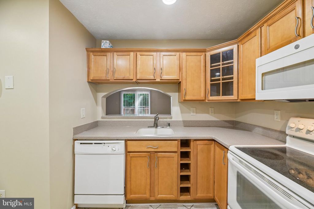 Image 9 of property listing at 4922 WEALDING WAY, Oxon Hill, MD 20745