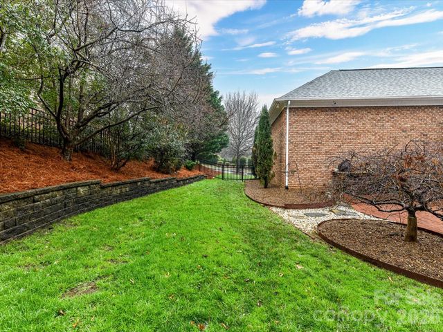 1038 Woodhall Drive, Huntersville, NC 28078