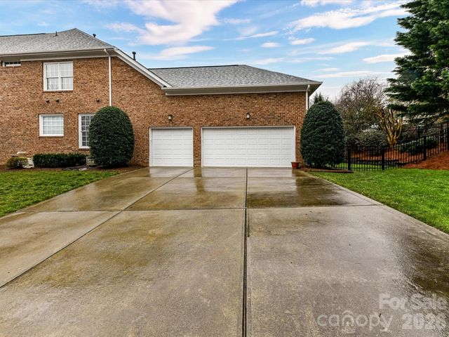 1038 Woodhall Drive, Huntersville, NC 28078