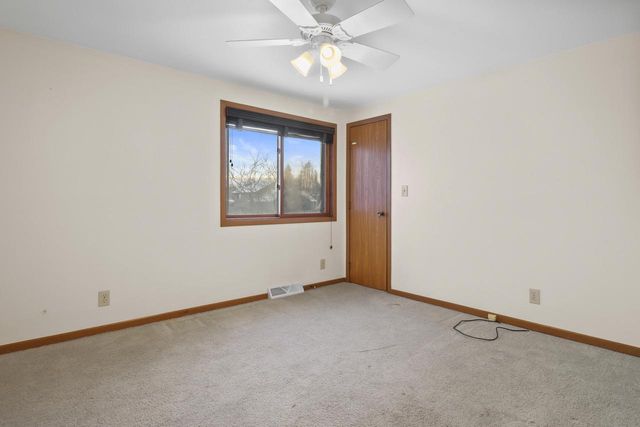 1350 Fireside CIRCLE, Oshkosh, WI 54901