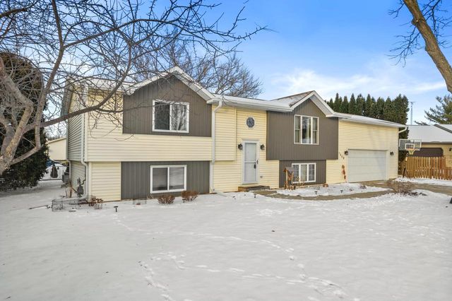 1350 Fireside CIRCLE, Oshkosh, WI 54901