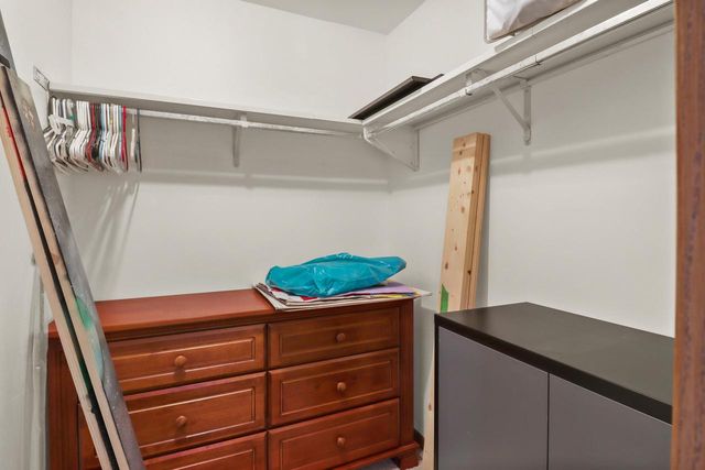 1350 Fireside CIRCLE, Oshkosh, WI 54901