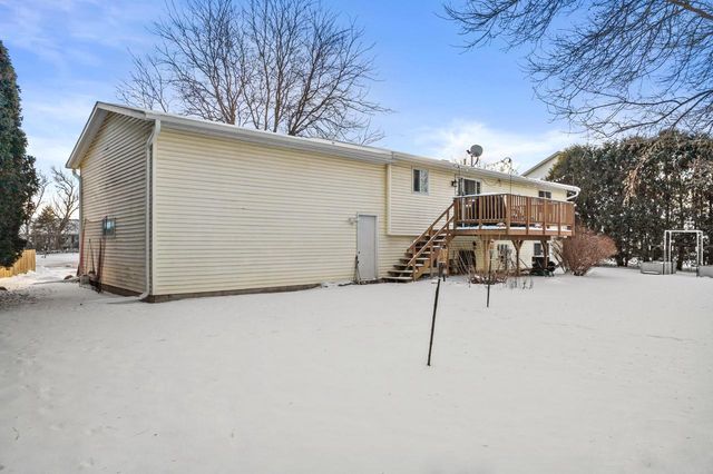 1350 Fireside CIRCLE, Oshkosh, WI 54901