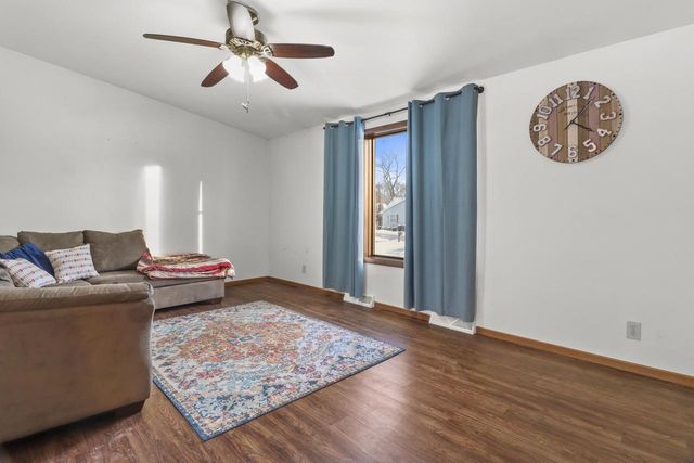 1350 Fireside CIRCLE, Oshkosh, WI 54901