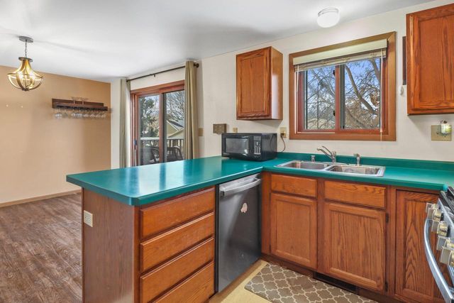 1350 Fireside CIRCLE, Oshkosh, WI 54901