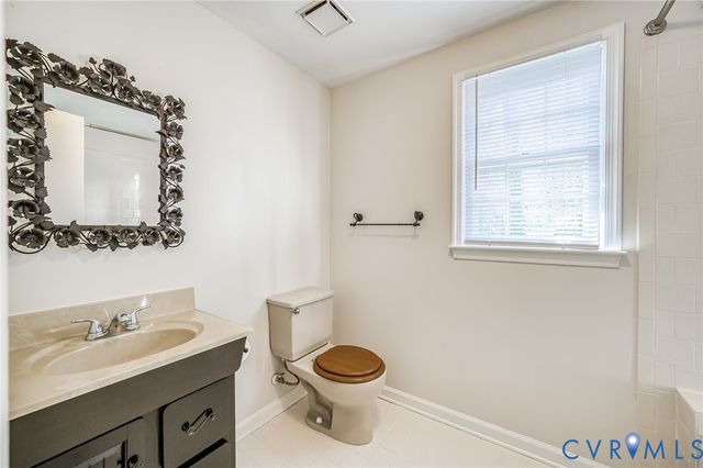 4726 Mill Park Dr, Glen Allen, VA 23060