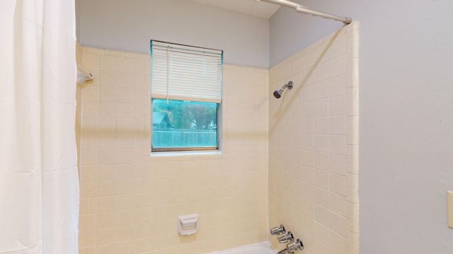 7611 Lunar DR, Austin, TX 78745