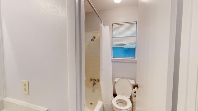 7611 Lunar DR, Austin, TX 78745