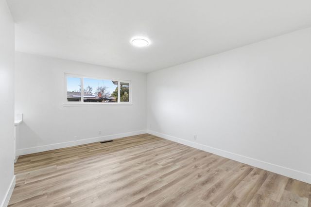 506 E Sample Avenue, Fresno, CA 93710