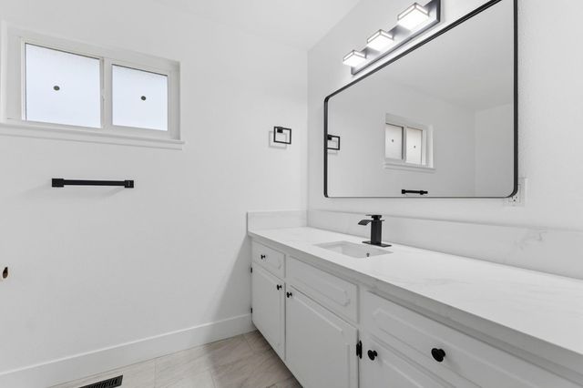 506 E Sample Avenue, Fresno, CA 93710