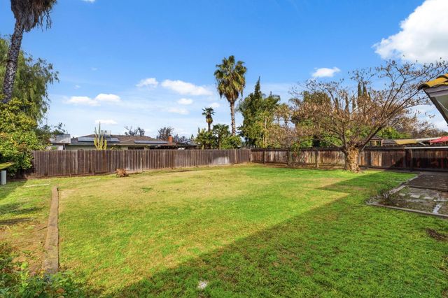 506 E Sample Avenue, Fresno, CA 93710