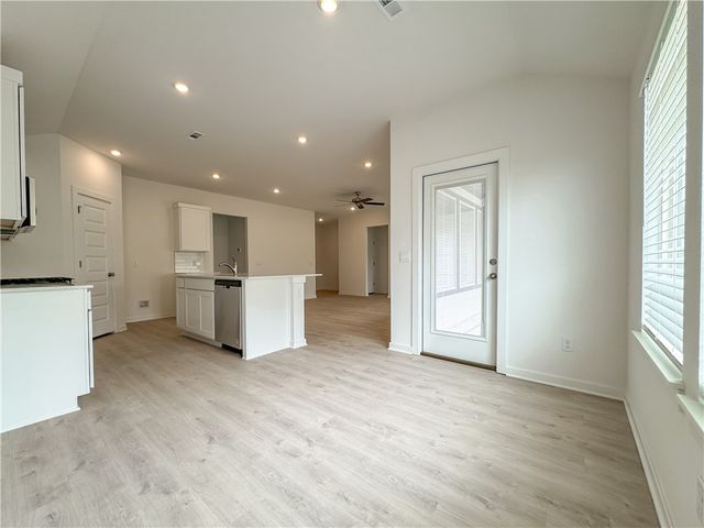 4378 W Glacier Street, Fayetteville, AR 72704