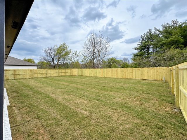 4378 W Glacier Street, Fayetteville, AR 72704