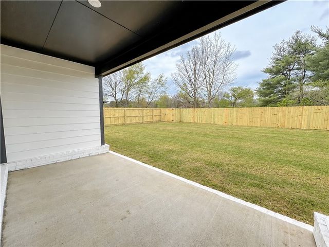 4378 W Glacier Street, Fayetteville, AR 72704