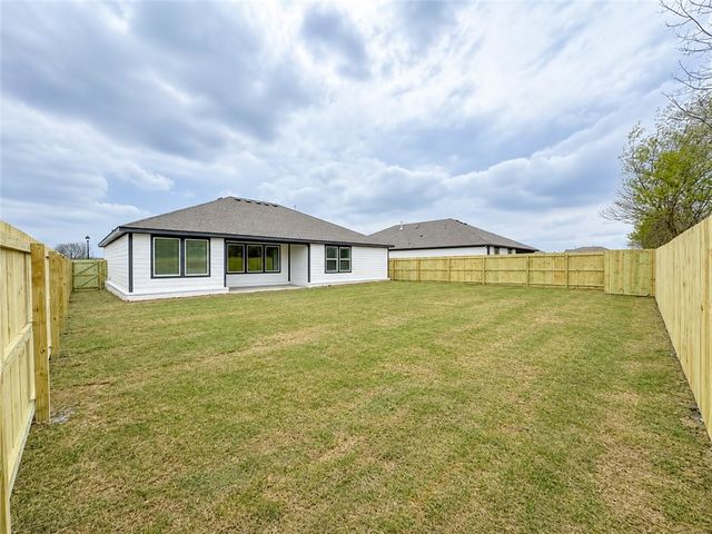 4378 W Glacier Street, Fayetteville, AR 72704