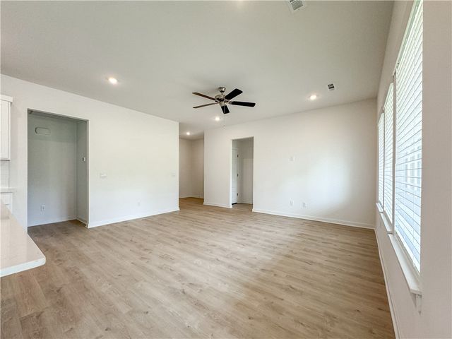 4378 W Glacier Street, Fayetteville, AR 72704