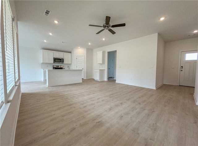 4378 W Glacier Street, Fayetteville, AR 72704
