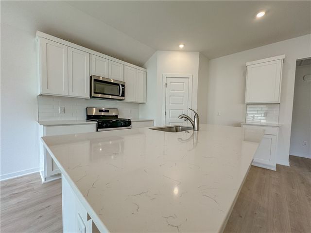 4378 W Glacier Street, Fayetteville, AR 72704
