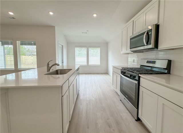 4378 W Glacier Street, Fayetteville, AR 72704