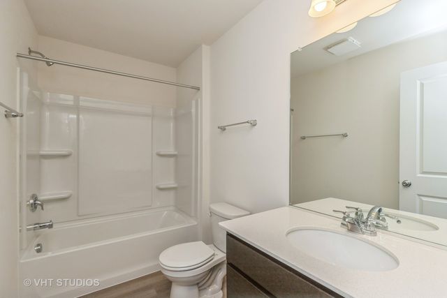 155 Yorktown Court 0, Libertyville, IL 60048