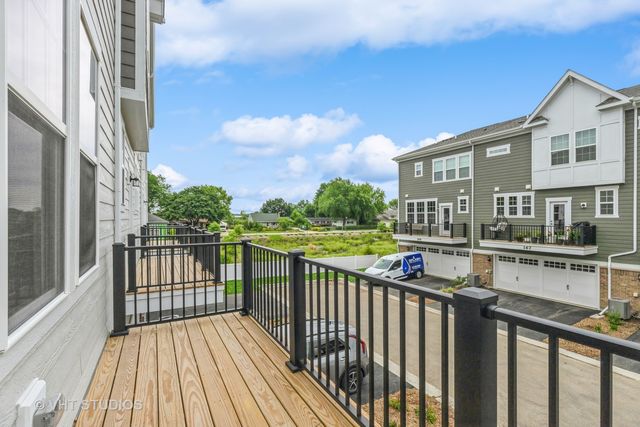 155 Yorktown Court 0, Libertyville, IL 60048