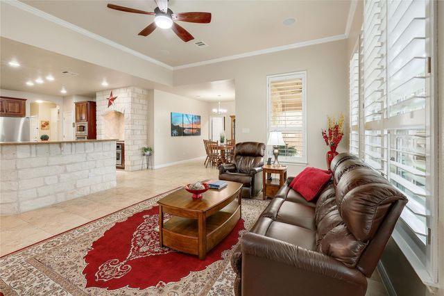 3333 Goldenoak CIR, Round Rock, TX 78681