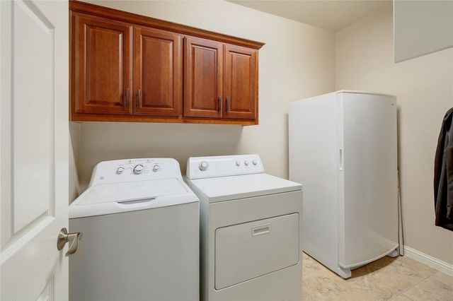 3333 Goldenoak CIR, Round Rock, TX 78681