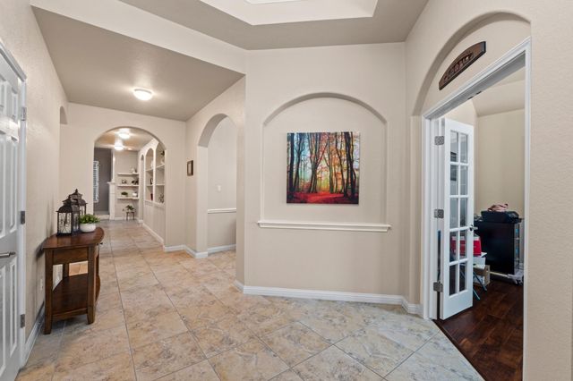 3333 Goldenoak CIR, Round Rock, TX 78681