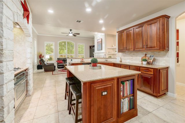 3333 Goldenoak CIR, Round Rock, TX 78681