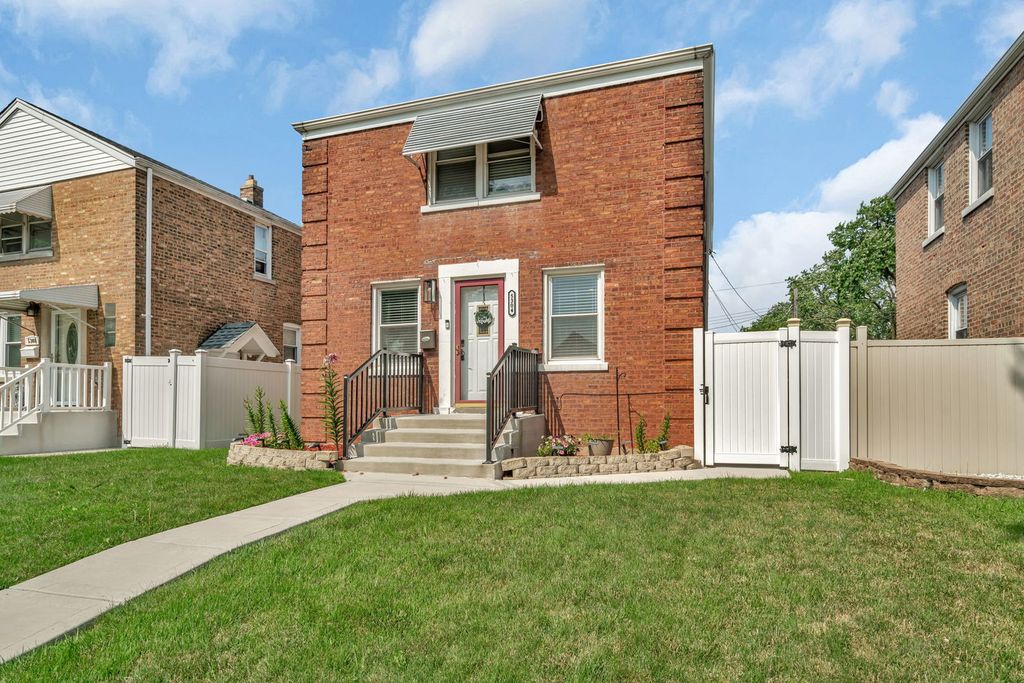 5304 S Ridgeway Avenue, Chicago, IL 60632