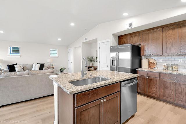 1802 Dragon Tail Place 10, Medford, OR 97504