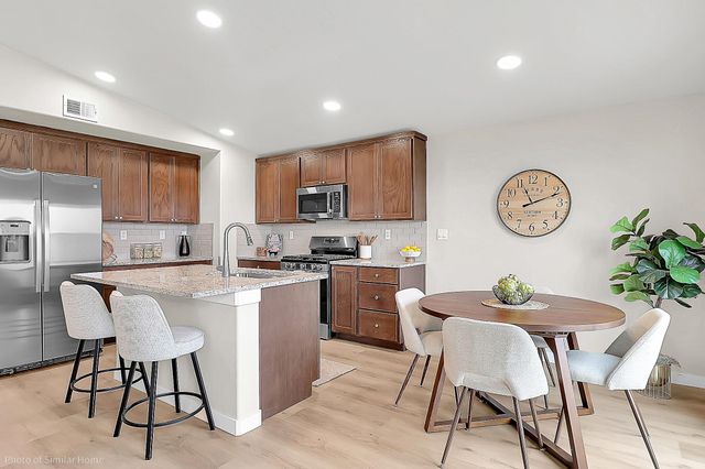 1802 Dragon Tail Place 10, Medford, OR 97504