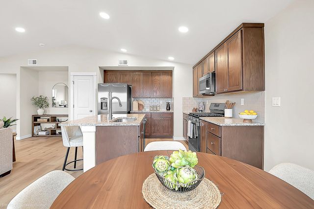 1802 Dragon Tail Place 10, Medford, OR 97504