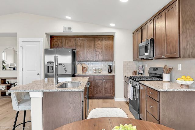 1802 Dragon Tail Place 10, Medford, OR 97504